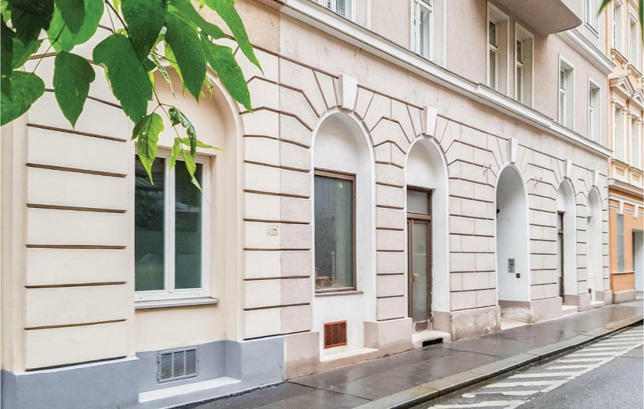 One-Bedroom Apartment In Wien Bagian luar foto